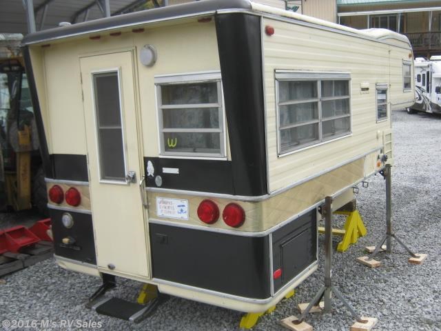 Throwback Thursday Vintage RV: 1970 Holiday Rambler Black Diamond 11