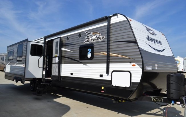 RV Find of the Week: 2017 Jayco Jayflight Travel Trailer