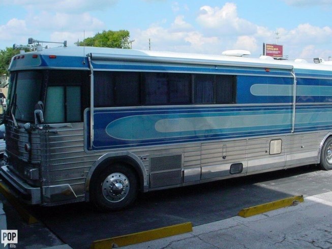Throwback Thursday Vintage RV: 1969 MCI MCI 40