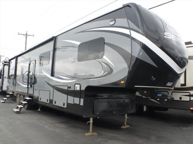 RV Find of the Week: Jayco Seismic Toy hauler