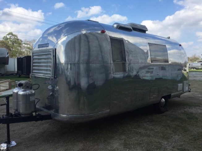 Throwback Thursday Vintage RV: 1966 Airstream Safari