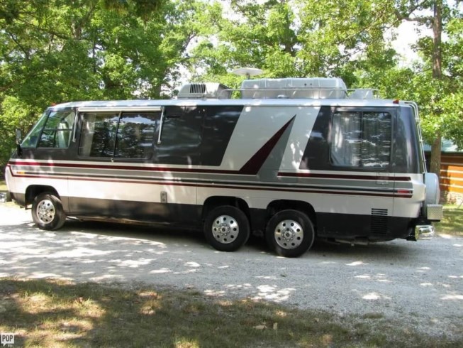 Throwback Thursday Vintage RV: 1977 Palm Beach by GMC 26