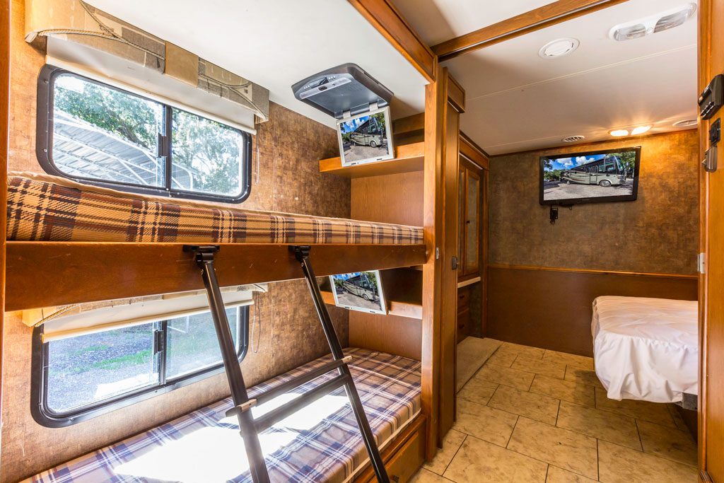 Bunk Beds And A Bunkhouse Rv, What Size Are Rv Bunk Beds