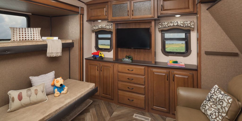 What’s The Difference Between An RV With Bunk Beds And A Bunkhouse