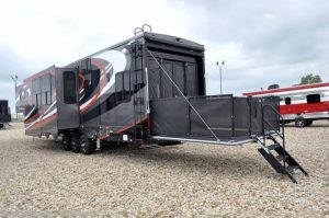 2018 Heartland RV Road Warrior RW427