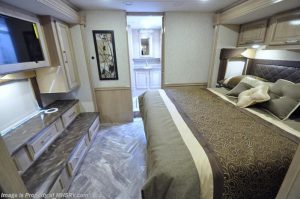 2018 Coachmen Sportscoach 408DB king bed storage bathroom
