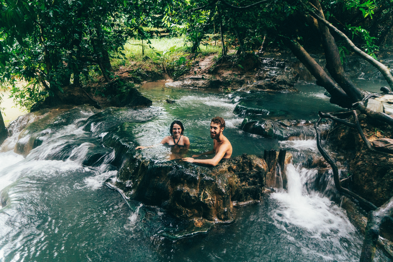 6 US Hot Springs to Visit this Winter Break