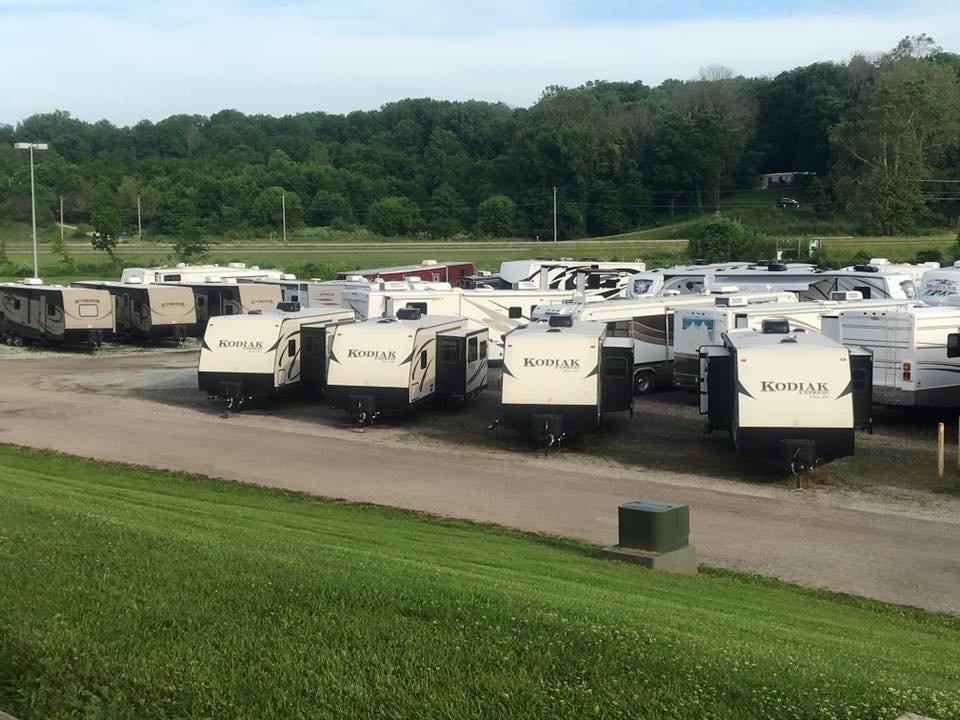 4Zs RVs lot