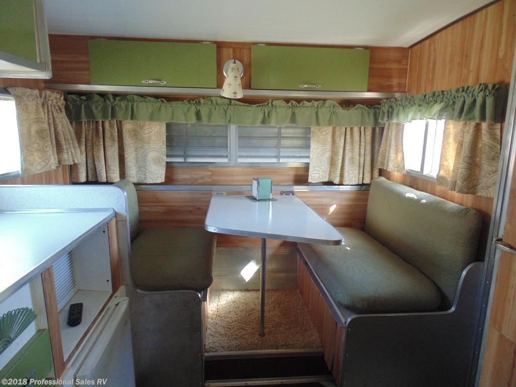 1967 Aristocrat LO LINER dining