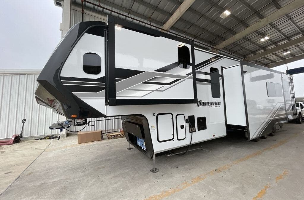 Choosing the Right Toy Hauler for You