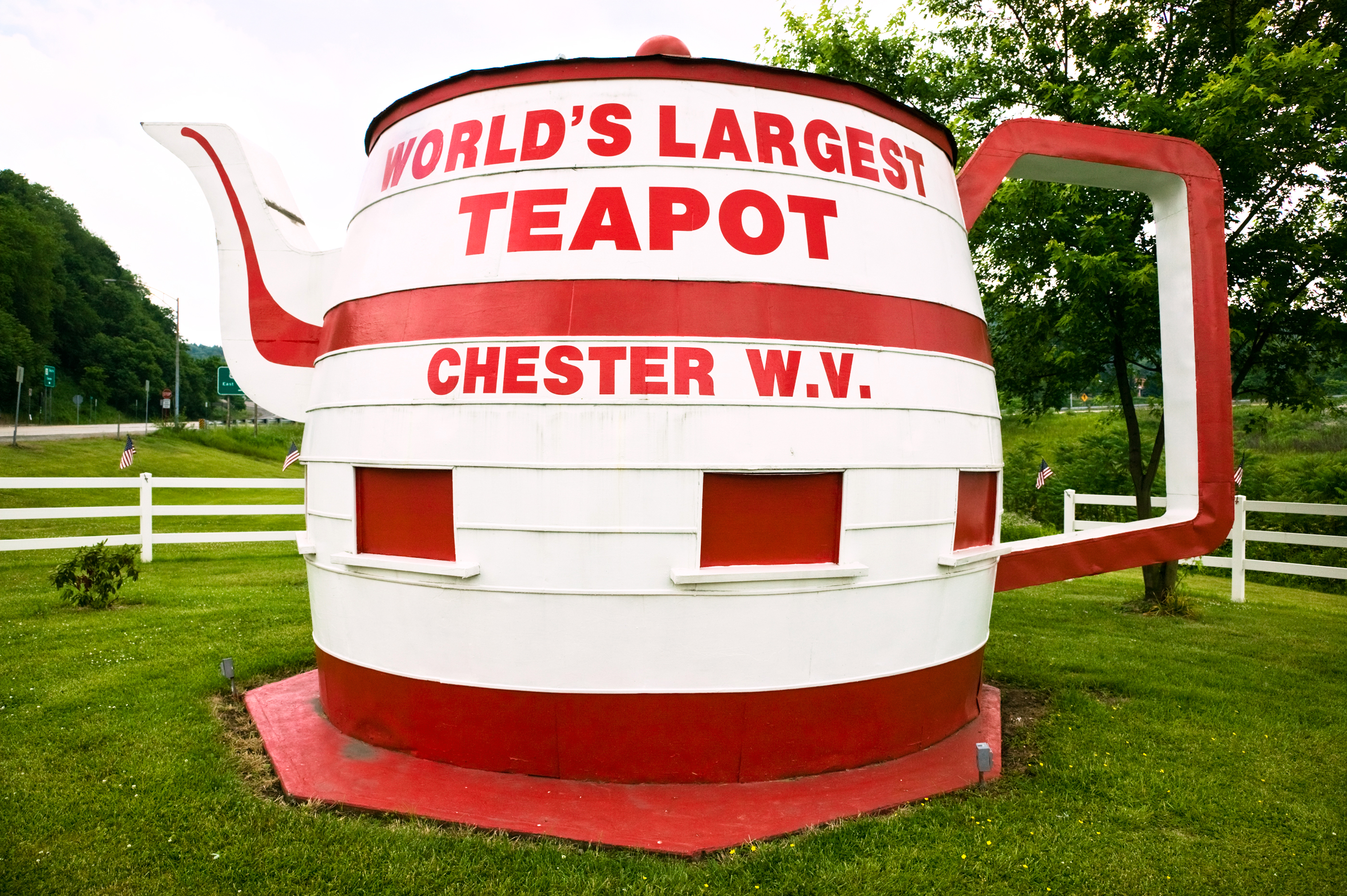 Visit usa. Roadside attractions корзина. Roadside attractions перевод. Chester West Virginia Casino.