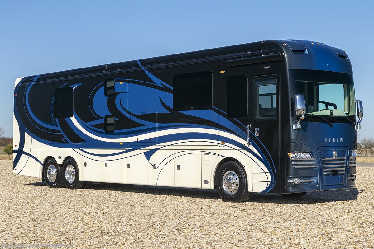 Featured Unit: 2020 Foretravel Realm