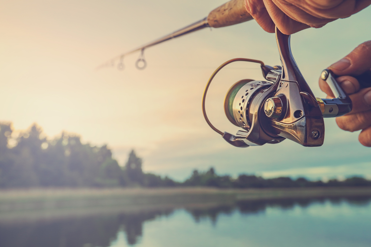 fishing-on-the-lake-at-sunset-fishing-background-rv-lifestyle-news