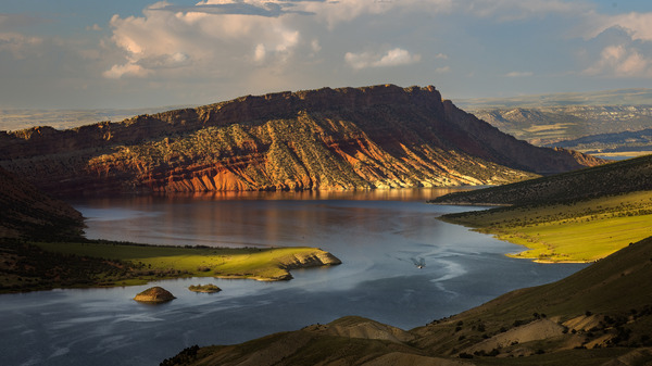 Sunset over Flaming Gorge Recreational Area in Utah. 