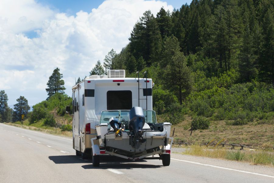 Expert Tips for Towing a Boat with an RV