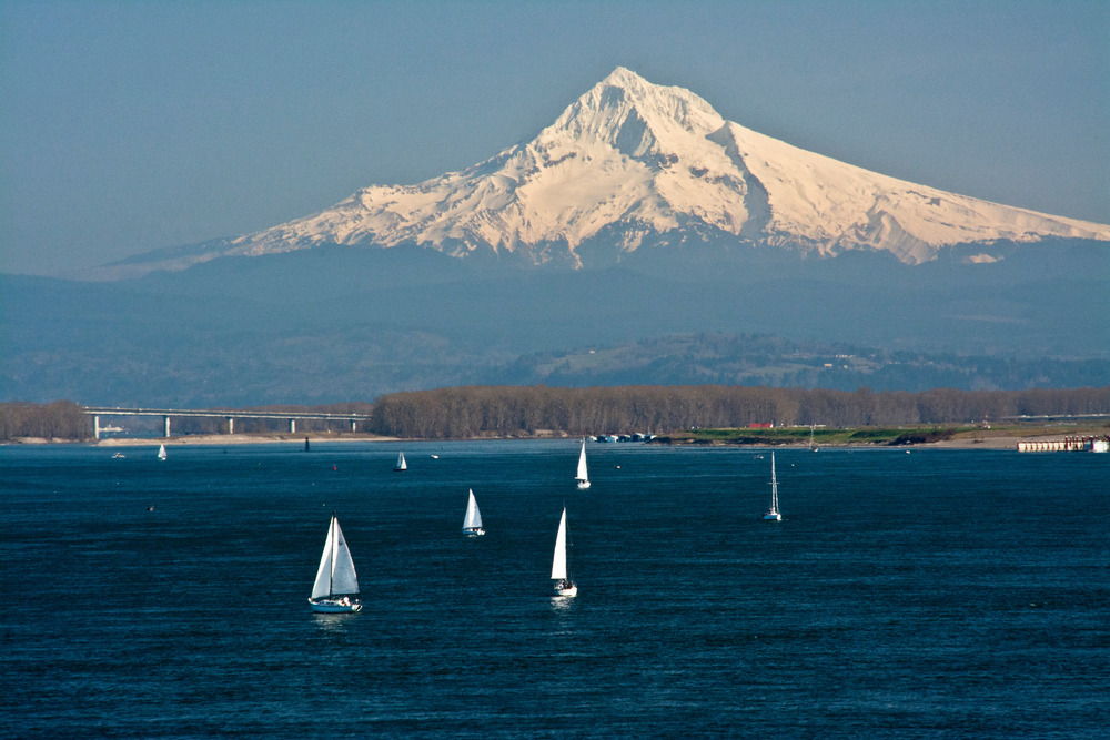 Sailboats on the Columbia River in Oregon