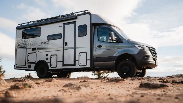 Winnebago Ekko in the desert