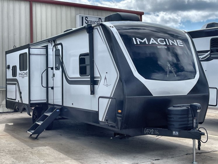 Grand Design imagine in lot<br />
